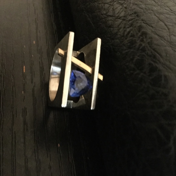 White gold cornflower sapphire ring - Picture 1 of 3